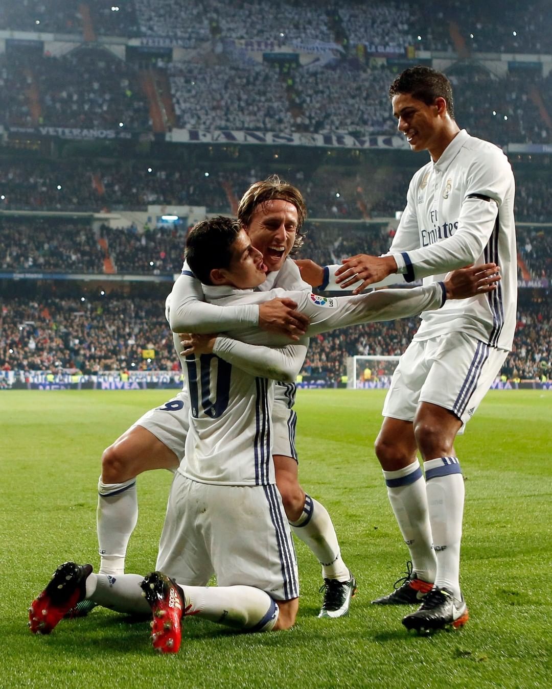 并在防守端 并在防守端